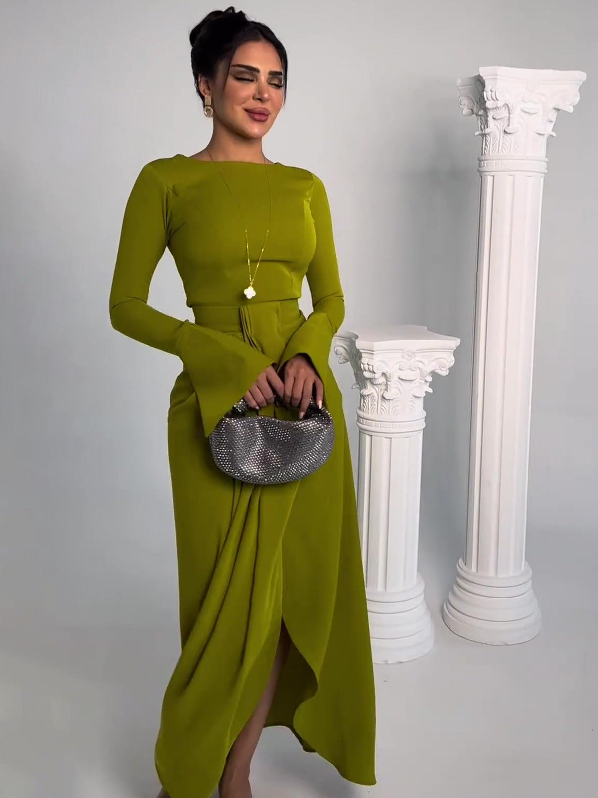 Robe longue de style automnal en satin pour banquet de la Présidente