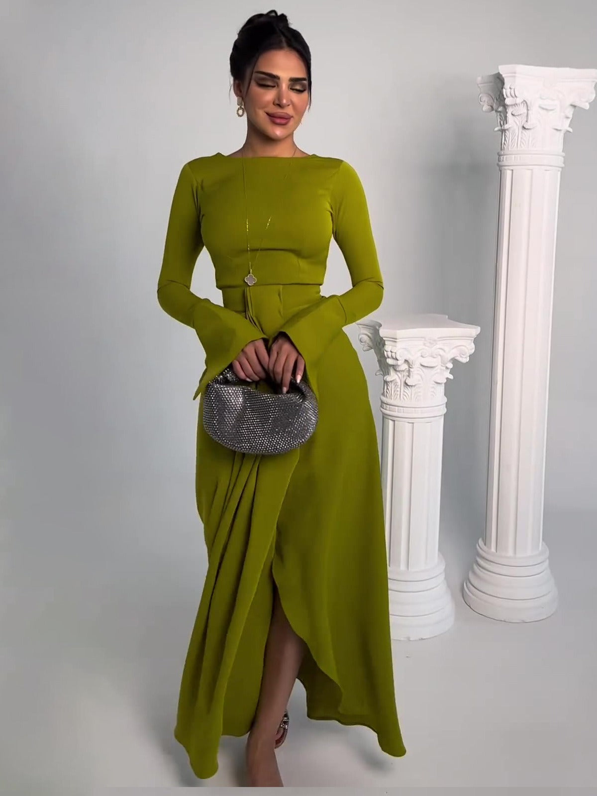 Robe longue de style automnal en satin pour banquet de la Présidente