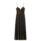 Robe élégante à fines bretelles en velours