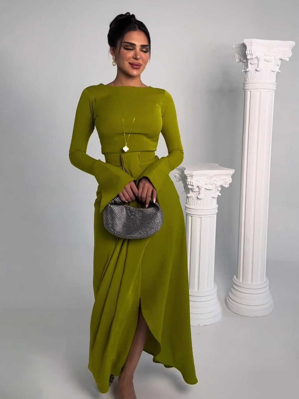 Robe longue de style automnal en satin pour banquet de la Présidente