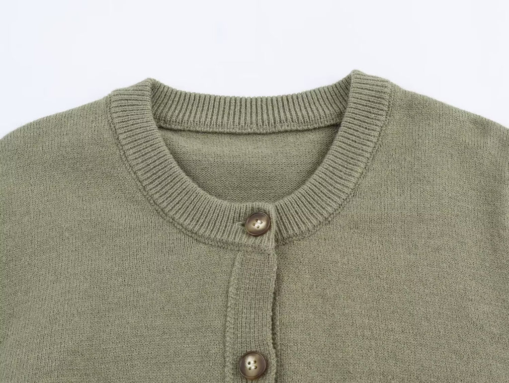 Round neck solid color long sleeved knitted cardigan jacket