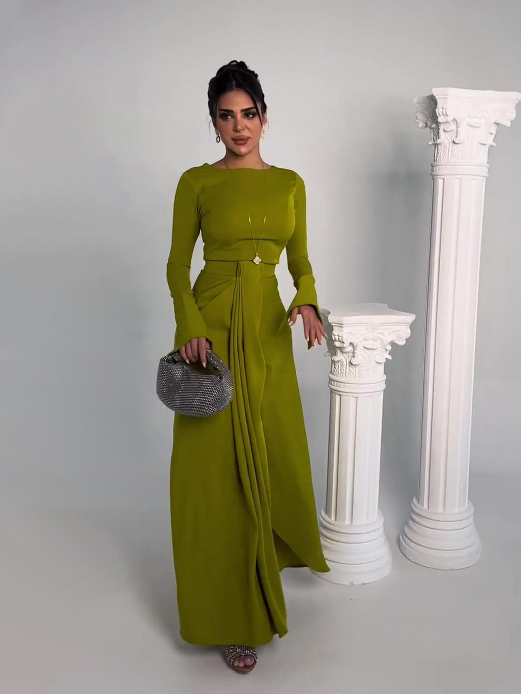 Robe longue de style automnal en satin pour banquet de la Présidente