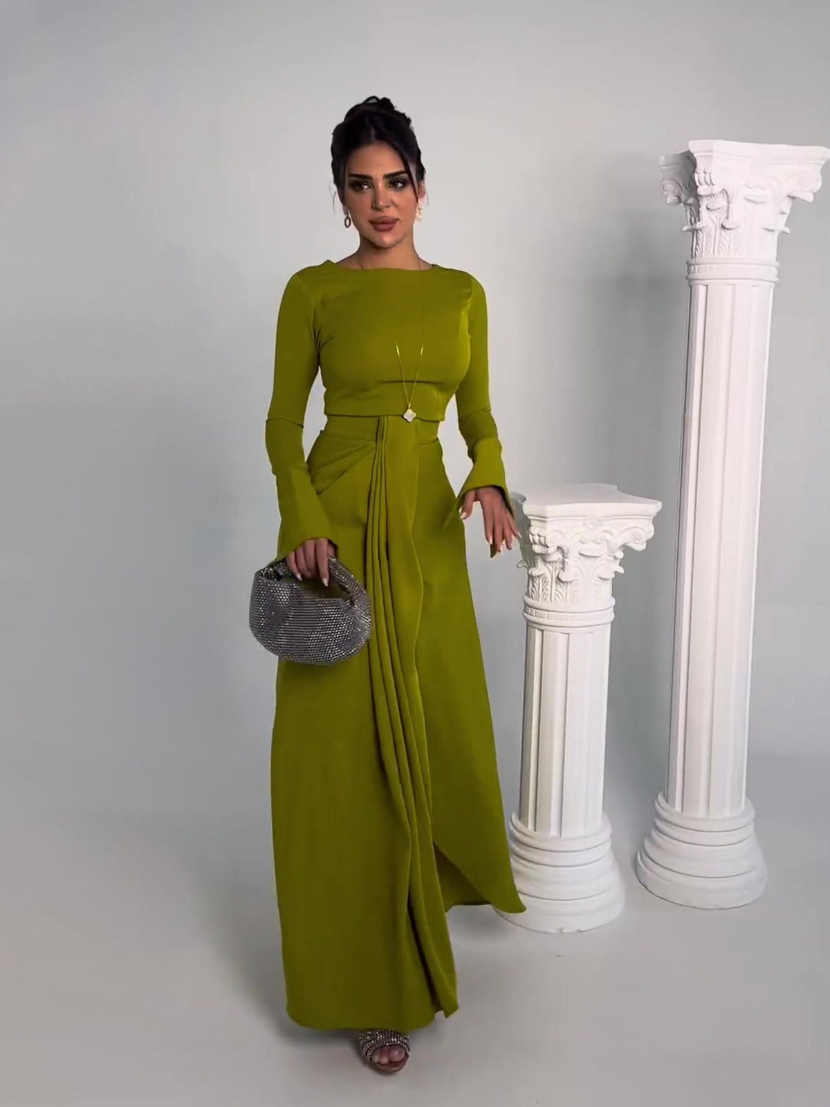 Robe longue de style automnal en satin pour banquet de la Présidente