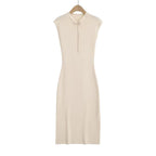 Button-fastening sleeveless dress
